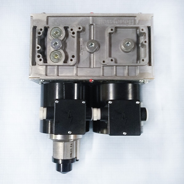Клапан газовый Honeywell VQ440MC 1004